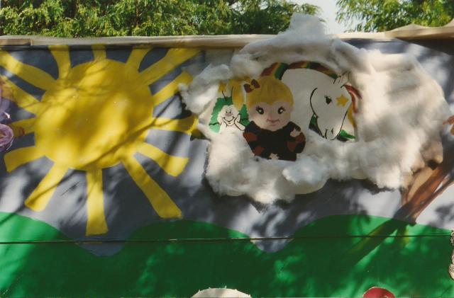 more SED homecoming float 2002