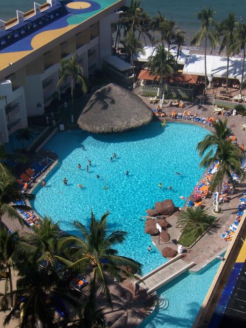 Mexico - hotel pool #2