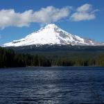 Portland - view of Mount Hood from Trillium Lake