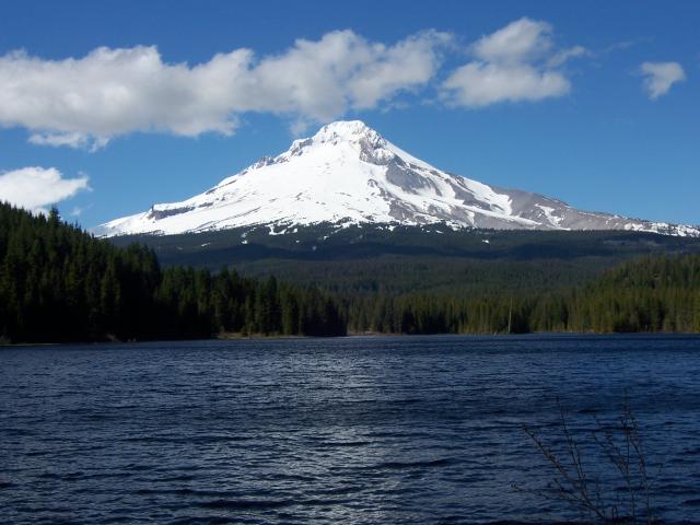 Portland - view of Mount Hood from Trillium Lake