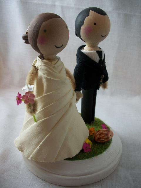 Jenn and Jon cake topper - side