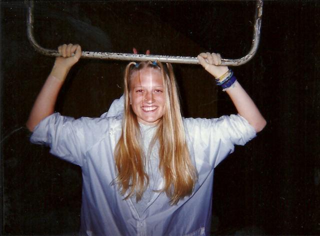 CMP -- Cass assembles a bed