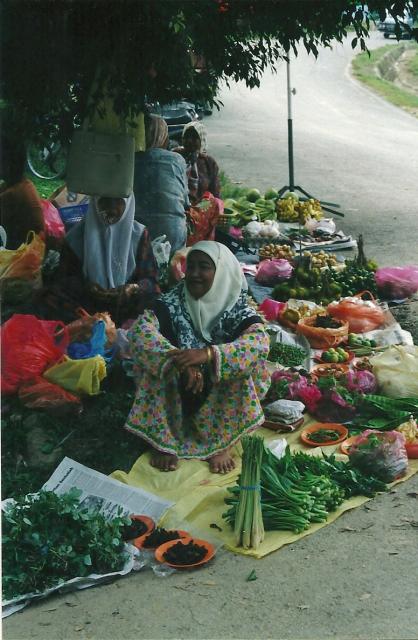 woman selling vegetables, Krau night market